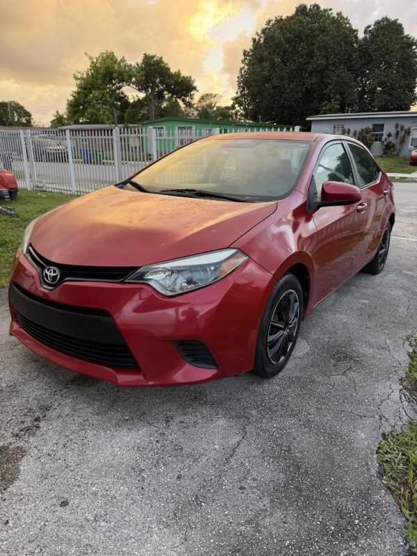 TOYOTA COROLLA LE - Imagen 2