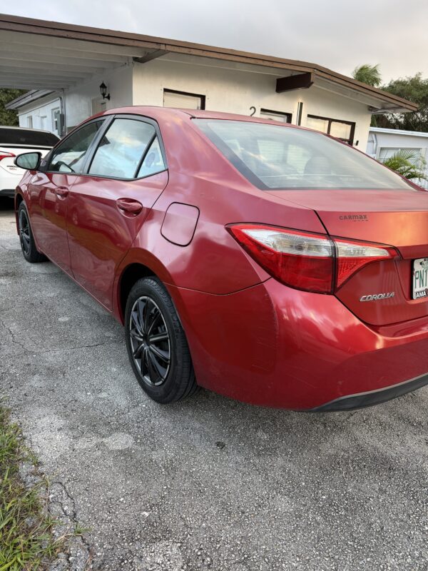 TOYOTA COROLLA LE - Imagen 3