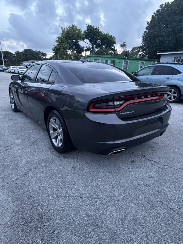 DODGE CHARGER - Imagen 4