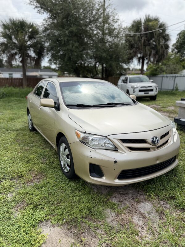 TOYOTA COROLLA LE